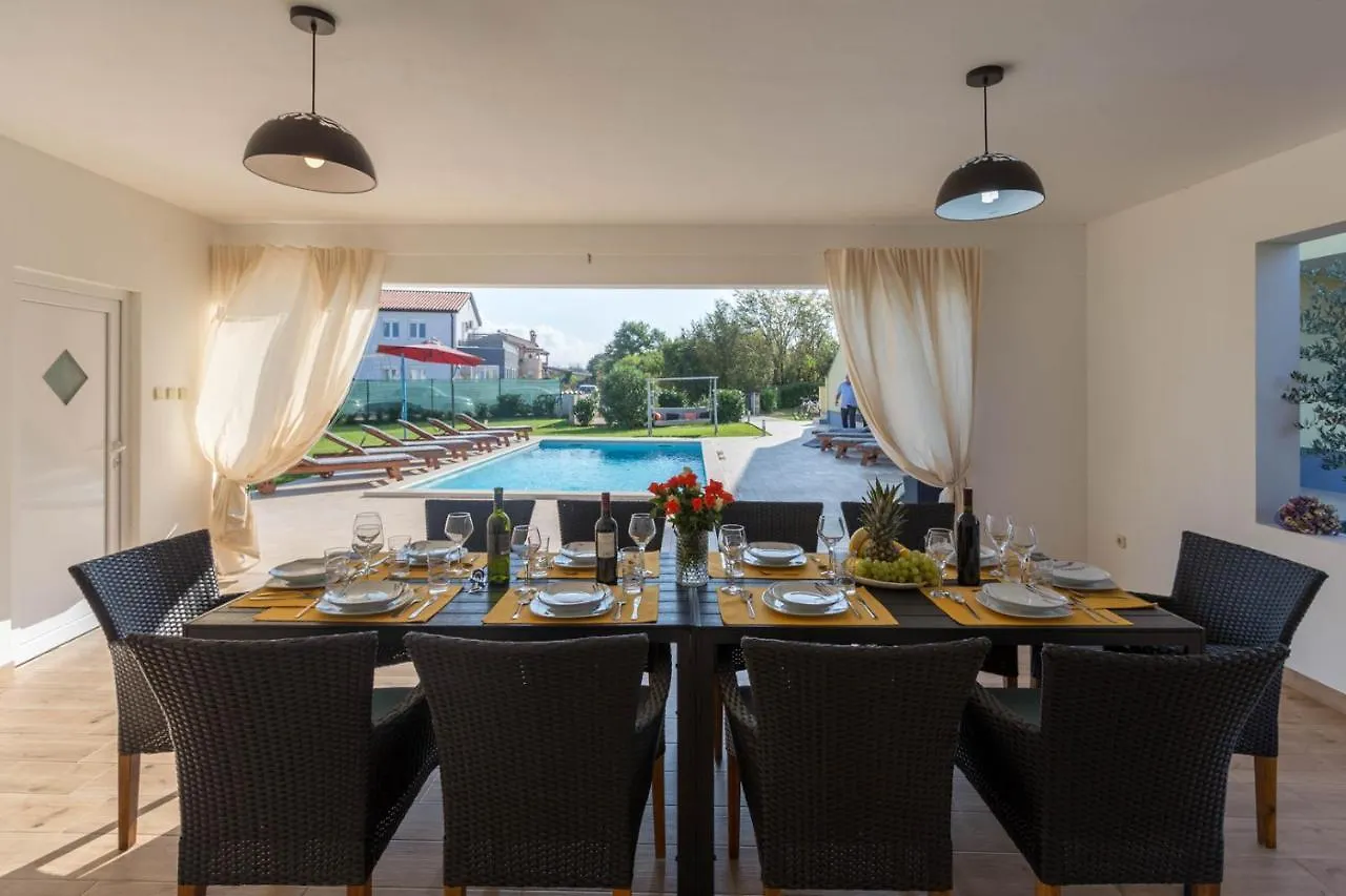 Beautiful Villa Rampic With Private Pool Near The Beach In Fazana
