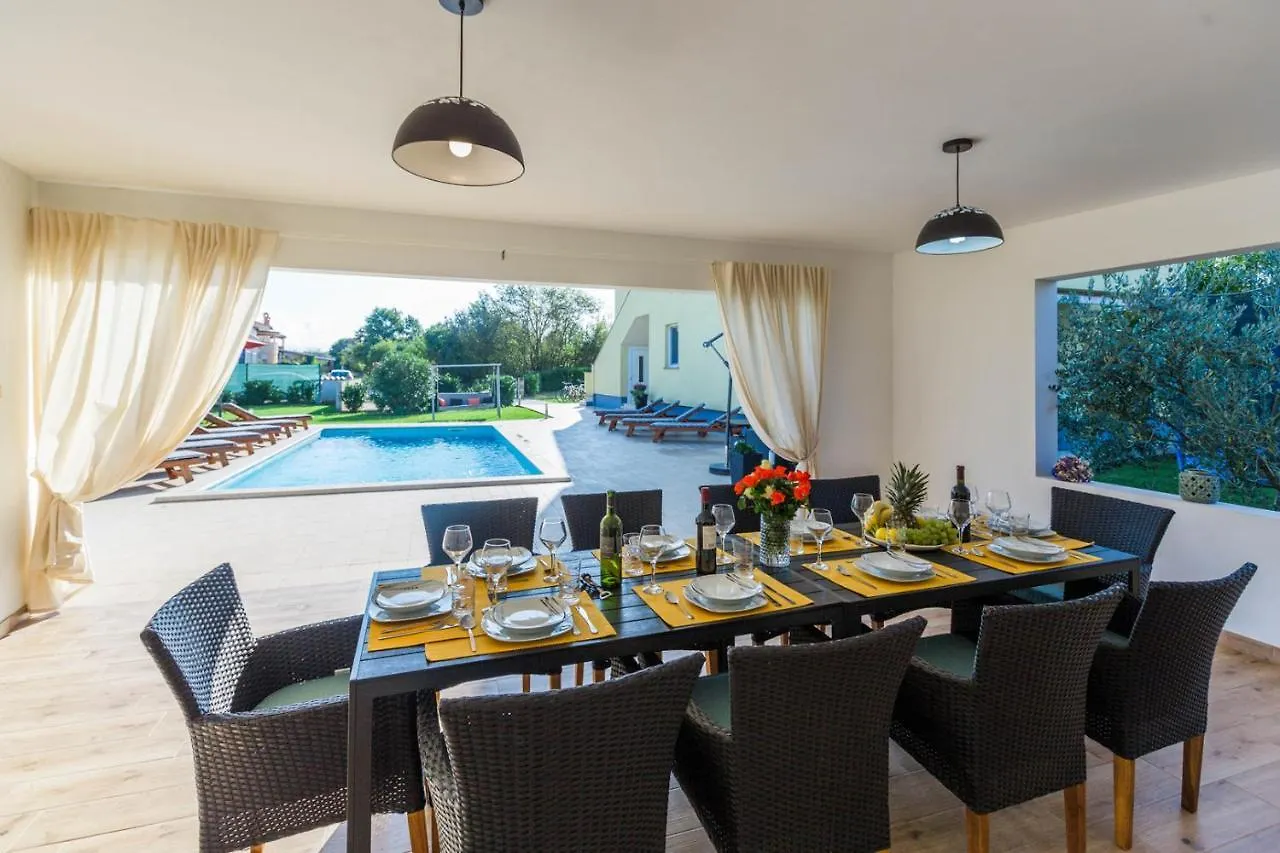 Beautiful Villa Rampic With Private Pool Near The Beach In Fazana 0*,